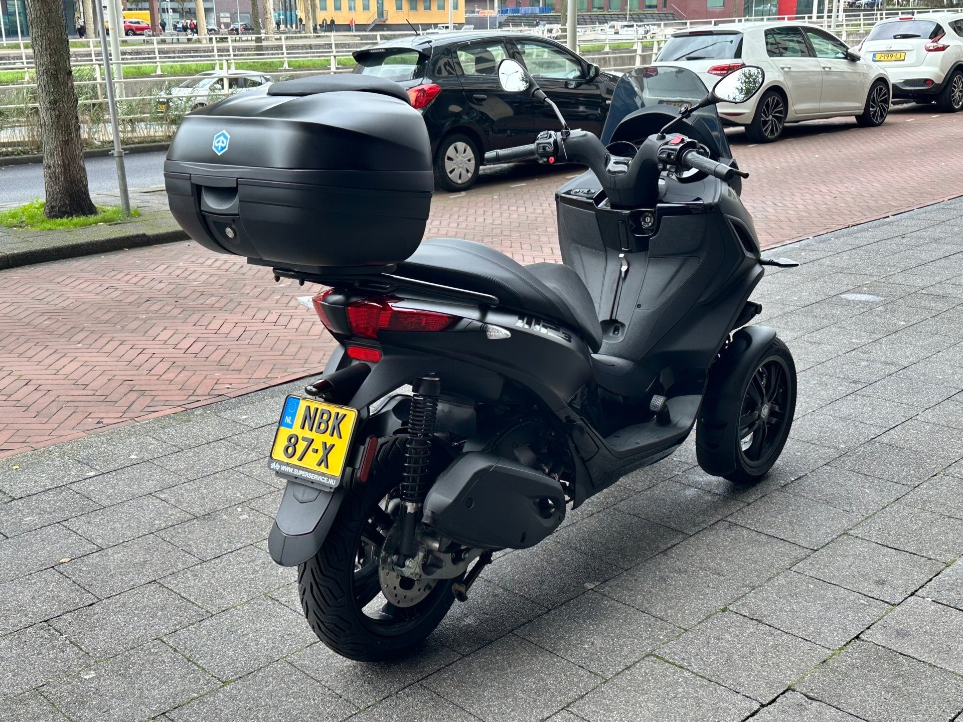 Piaggio Scooter 300 MP3 HPE Nieuwstaat! 255KM!, Motoren, Scooter, ABS, Automaat, 278 cc
