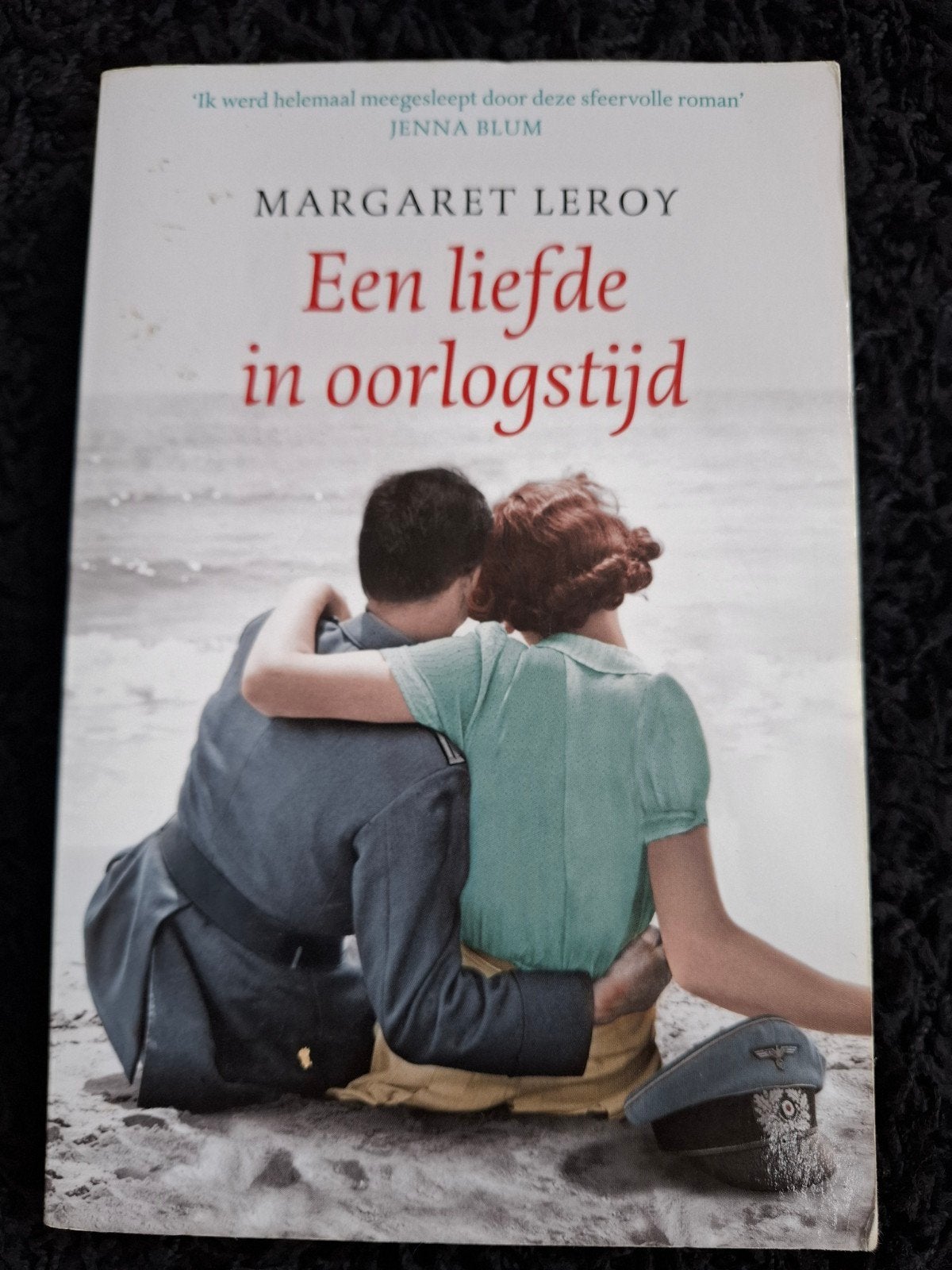 Margaret Leroy - Een liefde in oorlogstijd, Ophalen of Verzenden, Gelezen, Margaret Leroy