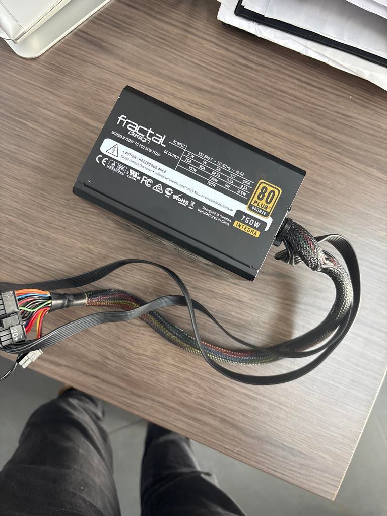 Fractal Design Integra 750W voeding, Ophalen of Verzenden, Gebruikt