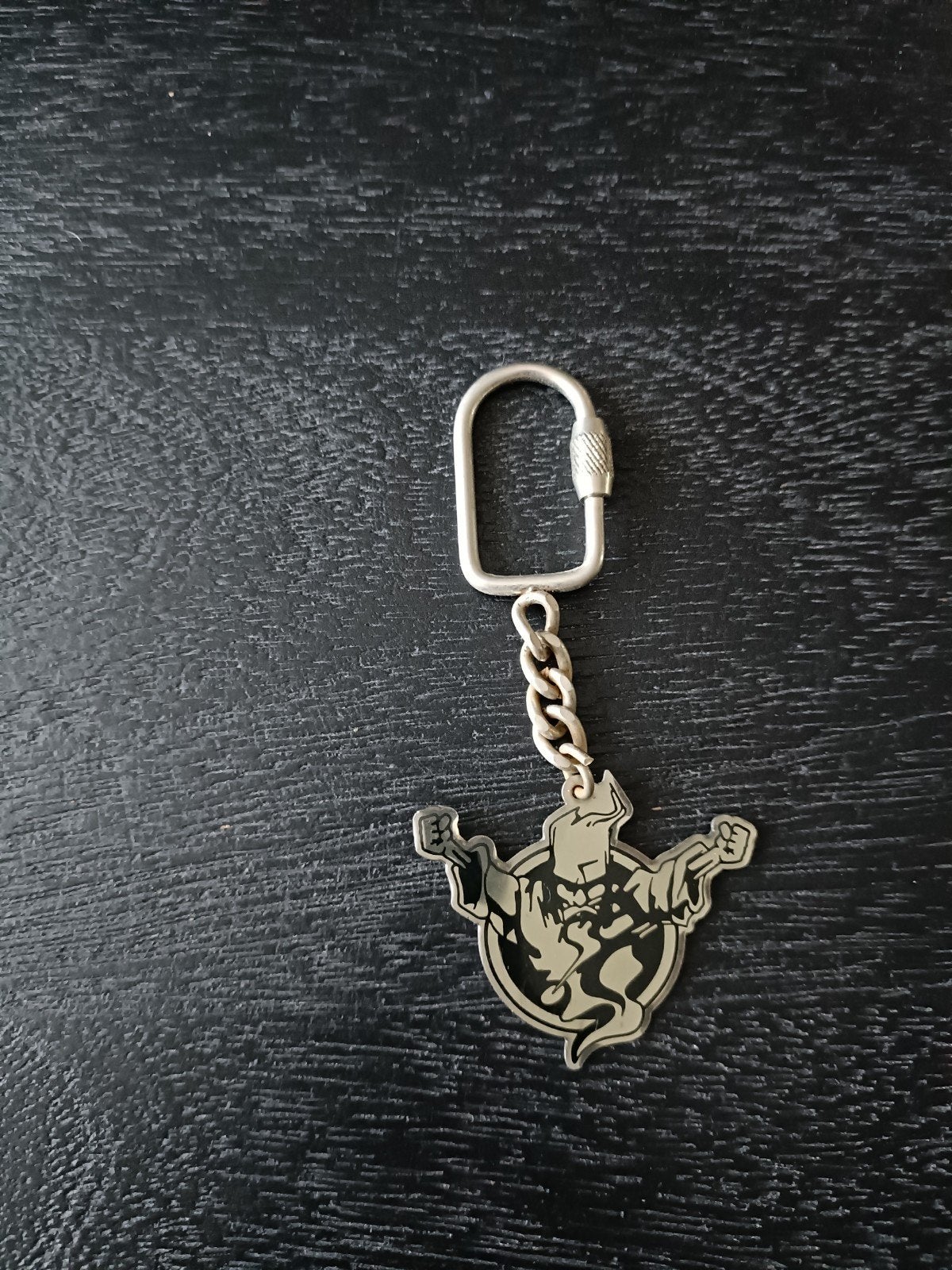 ID&T sleutelhanger 90s, Ophalen
