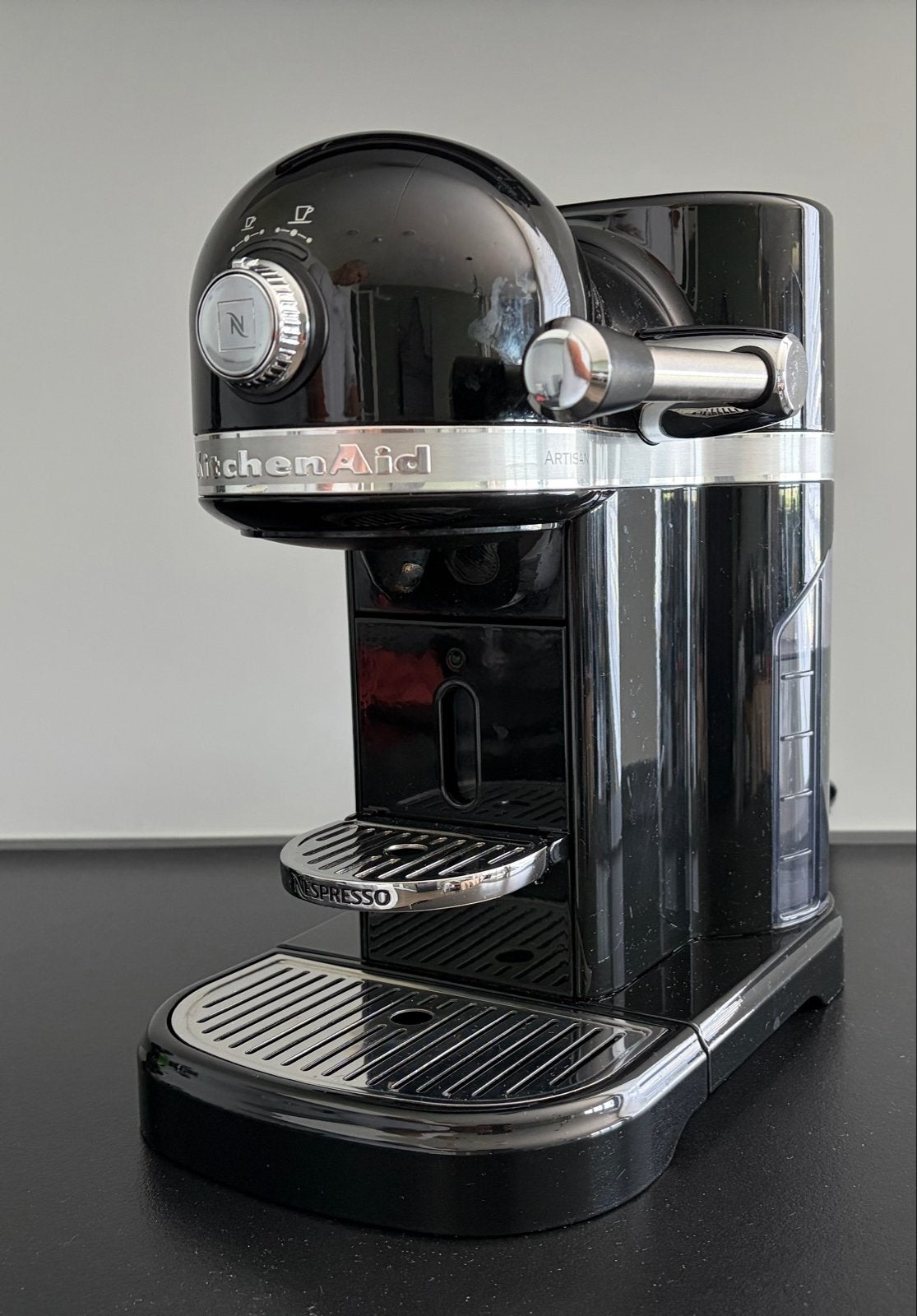 KitchenAid Nespresso Koffiezetapparaat Zwart, Gebruikt, Koffiemachine, Ophalen of Verzenden, 1 kopje