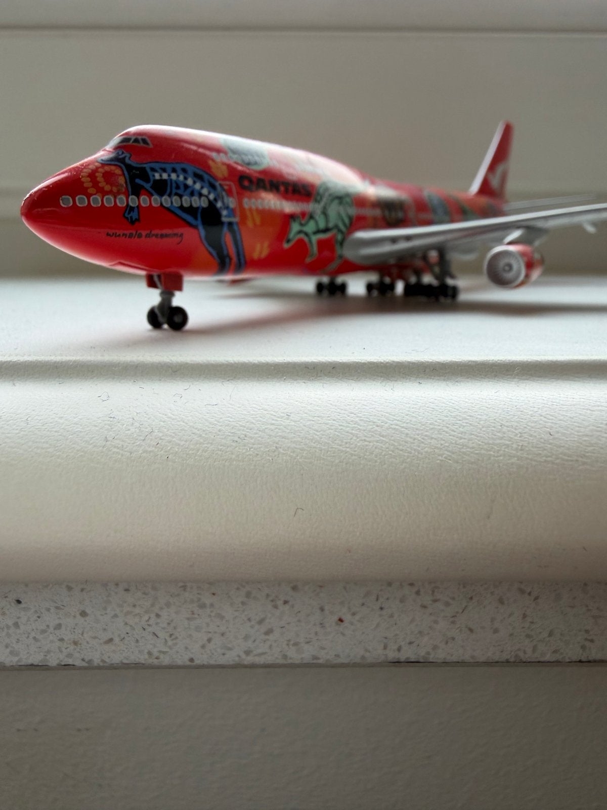 Qantas Boeing 747 'Wunala Dreaming' modelvliegtuig 1:400, Overige merken, 1:200 of kleiner, Ophalen of Verzenden, Zo goed als nieuw