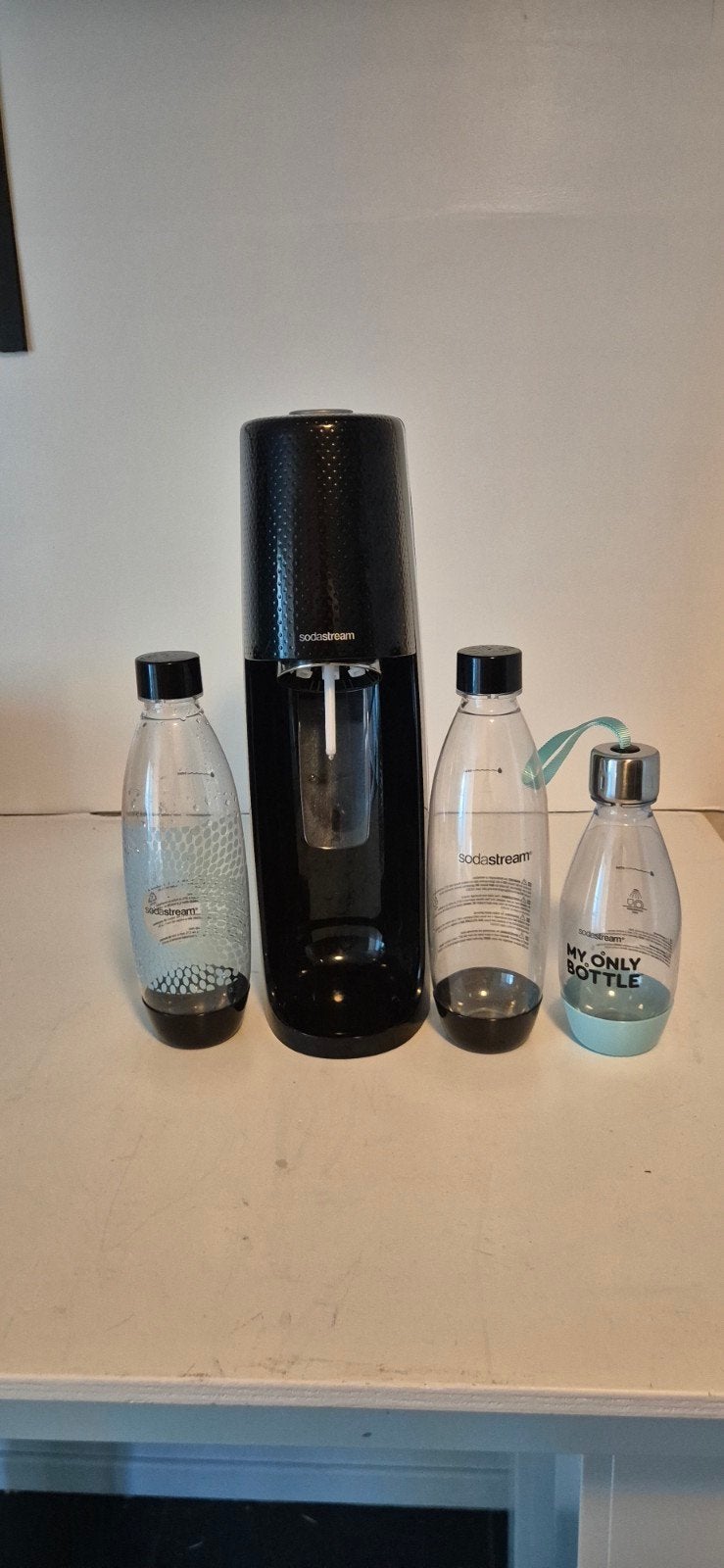 Sodastream met 3 flessen en inruilbare lege cilinder, Ophalen, Kunststof, Zwart, Overige merken