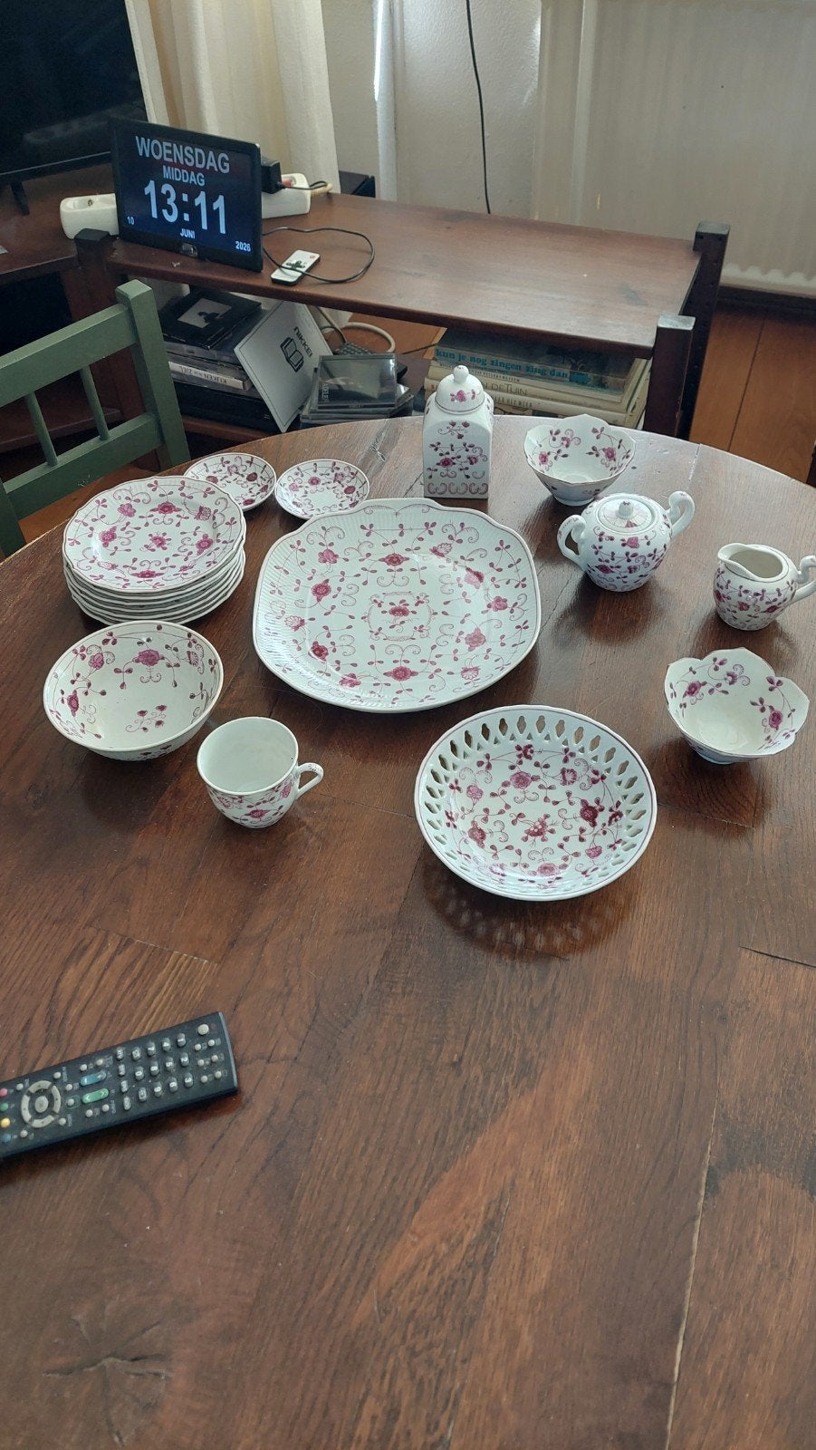 Delen van het servies china purpur, Ophalen of Verzenden, Porselein, Overige stijlen, Kop(pen) en/of Schotel(s)
