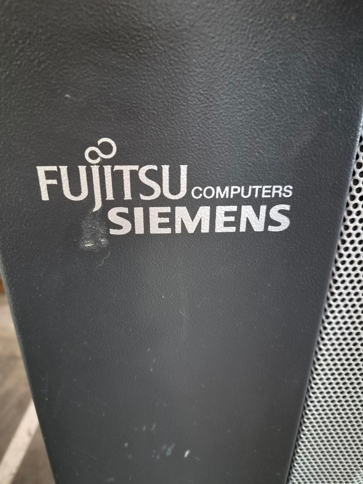 Fujitsu Siemens Primecenter Serverkast Rack, Computers en Software, Ophalen, Zo goed als nieuw, Geperforeerd, Geperforeerd