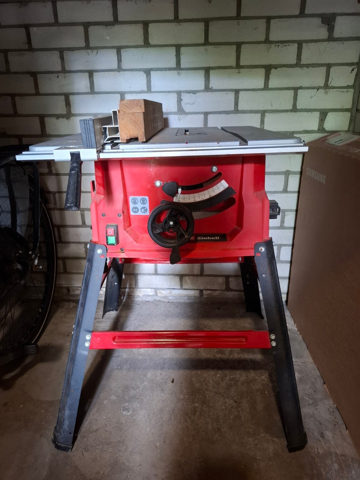 Einhell tafelzaag - Krachtige en betrouwbare zaag, Doe-het-zelf en Verbouw, Gebruikt, Cirkelzaag, 70 mm of meer, Einhell