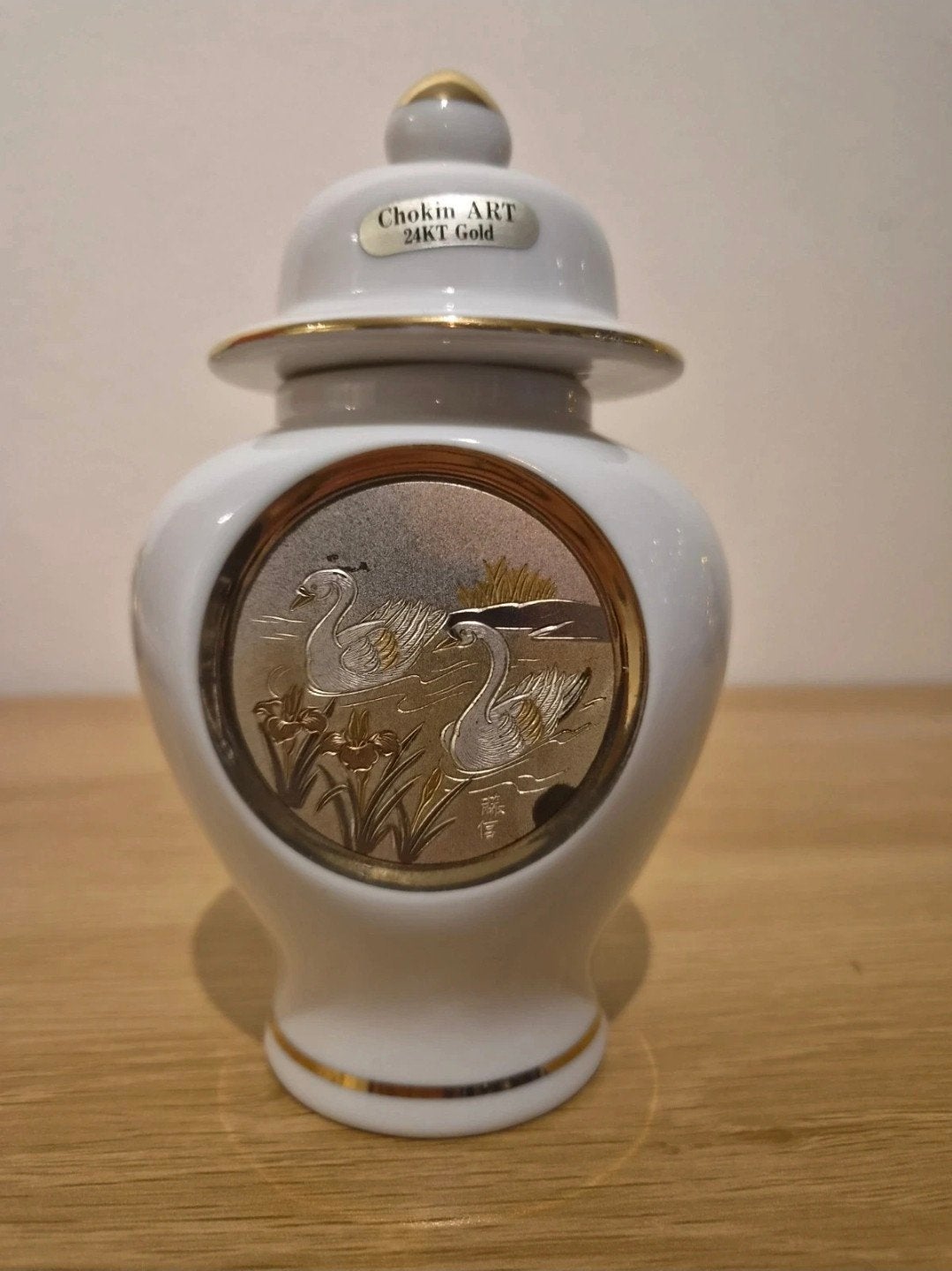 Chokin Art 24KT Gouden Vaasje met Zwanen, Antiek en Kunst, Ophalen of Verzenden