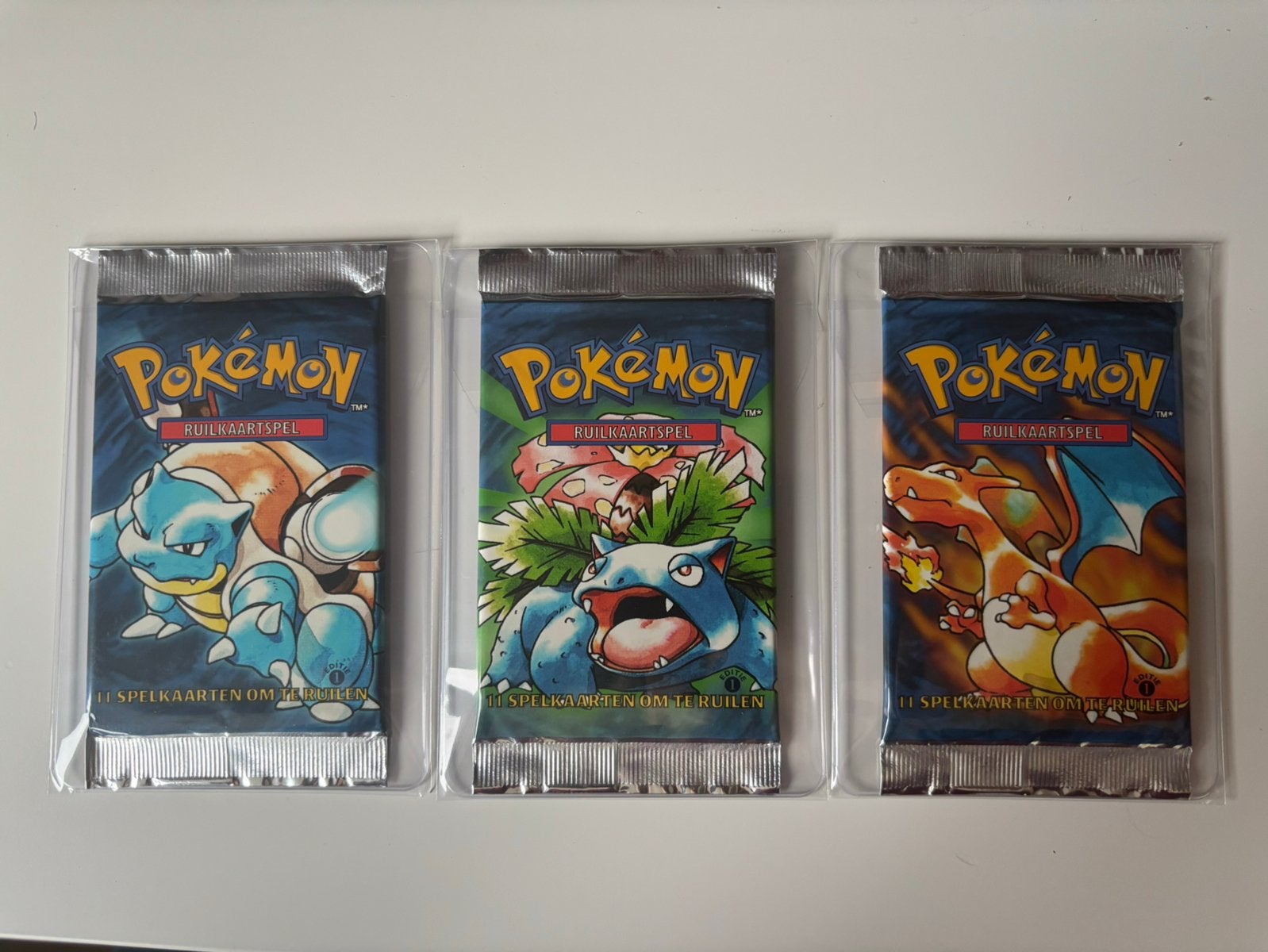 Pokemon vintage sealed base set booster pack dutch 1e editie, Ophalen of Verzenden, Zo goed als nieuw