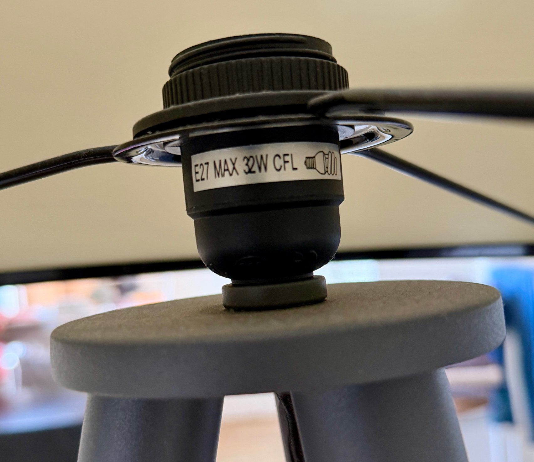 Zuiver Tripod vloerlamp donkergrijs, Huis en Inrichting, Lampen | Vloerlampen, Ophalen, Overige materialen, E27 (groot), Zo goed als nieuw