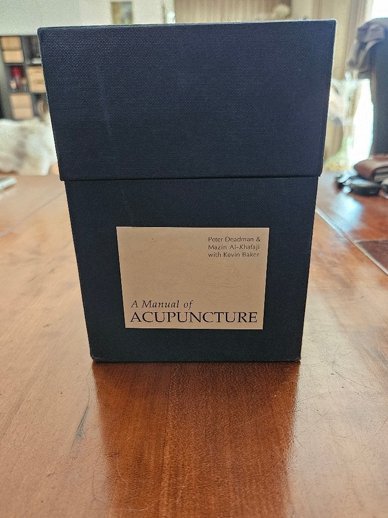 A manual of Acupuncture van P. Deadman bijbehorende kaarten, Boeken, Ophalen of Verzenden, Alpha, Zo goed als nieuw, HBO