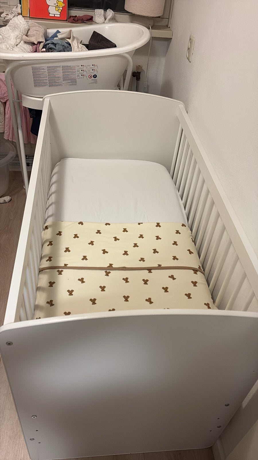 Wit Ledikantje met Matras en Lattenbodem, Ophalen, Gebruikt, 70 tot 85 cm, Lattenbodem