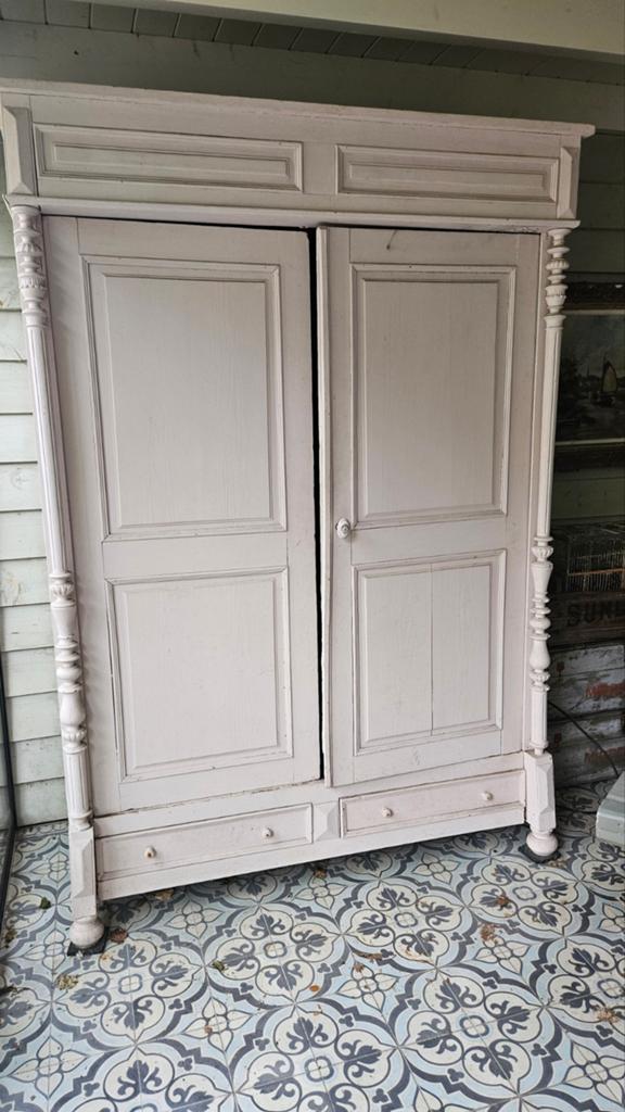Brocante (kasteel) kast, Ophalen