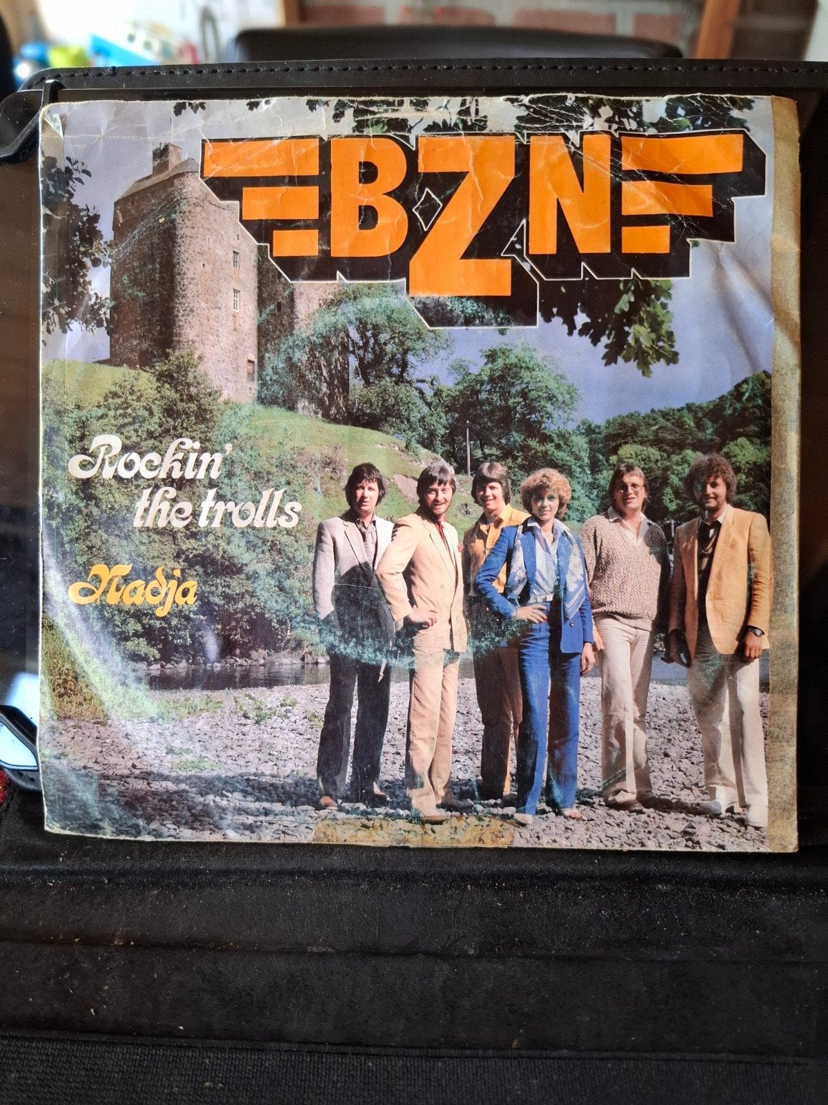 BZN - Rockin' the Trolls / Nadja Vinyl Single (Gebruikt), Gebruikt, Originele persing, 7 inch, Ophalen of Verzenden