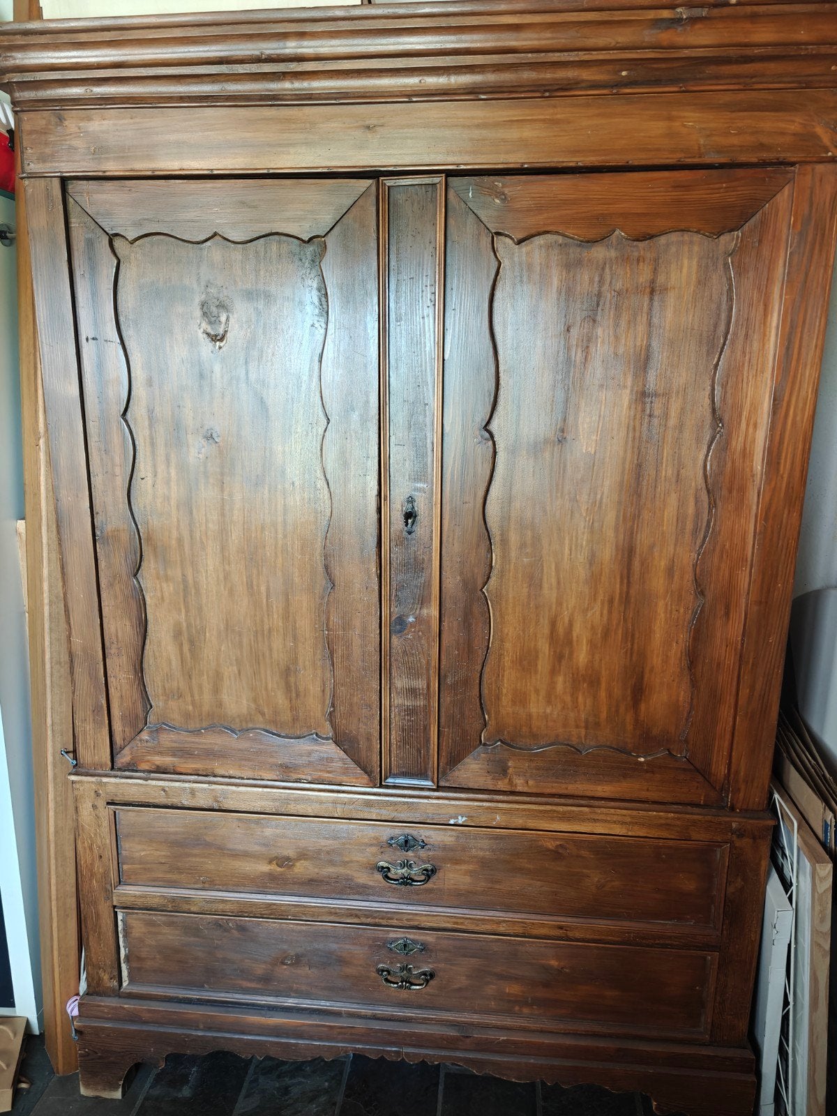 Antieke houten kast met 2 deuren en 2 lades, Antiek en Kunst, Ophalen of Verzenden