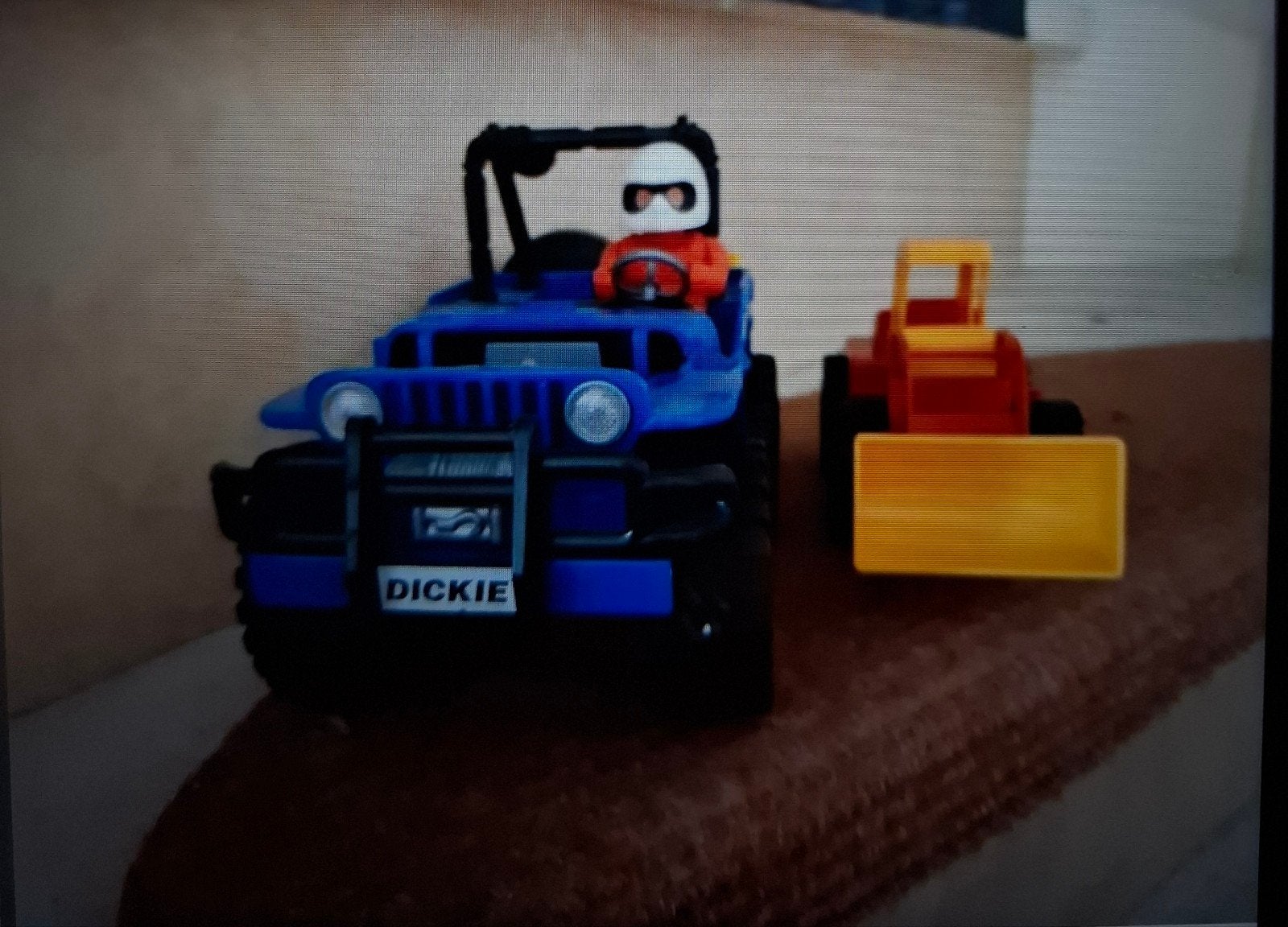 2 Autootjes, Kinderen en Baby's, Speelgoed | Speelgoedvoertuigen, Ophalen of Verzenden, Nieuw