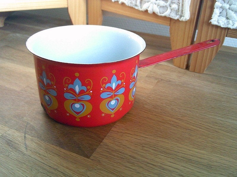 Frans vintage emaille rood "gebloemd" pannetje, Ophalen of Verzenden