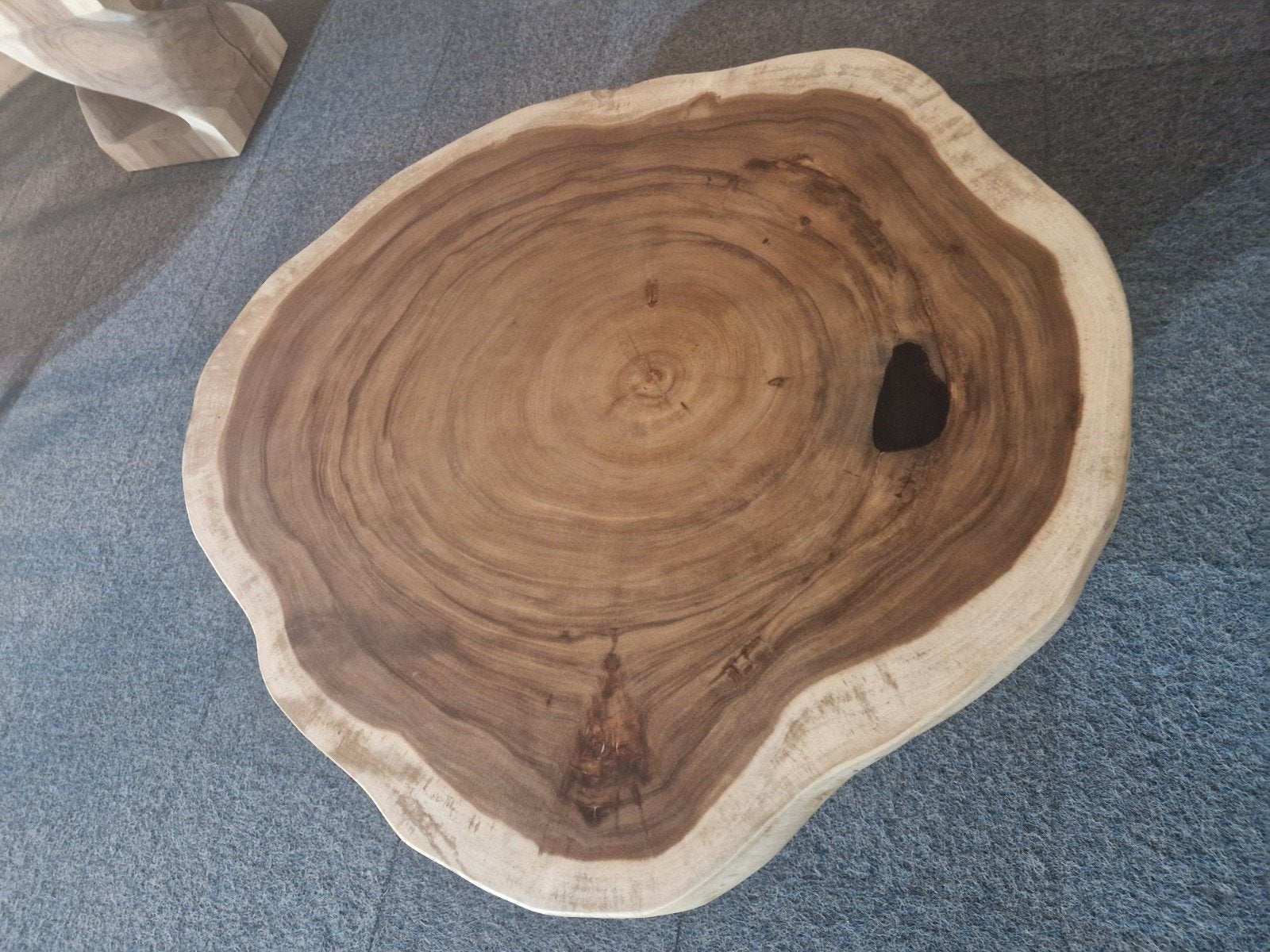 Salontafel van Suarhout boomstam blad 100x90 cm rond., Industrieel suar interieur, Industrieel modern, Rond, Nieuw