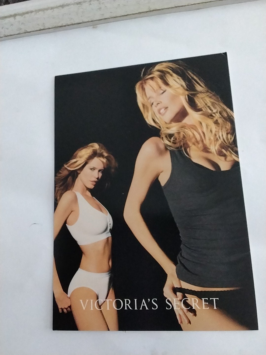Victoria's Secret Ansichtkaart - Claudia Schiffer, Ophalen of Verzenden, 1980 tot heden, Ongelopen, Sterren en Beroemdheden