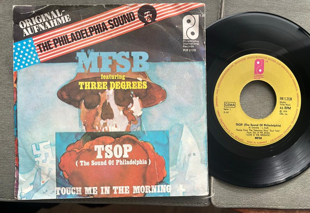 MFSB - TSOP (Sound of Philadelphia) 7” DE 1974, Ophalen of Verzenden, Gebruikt, R&B en Soul