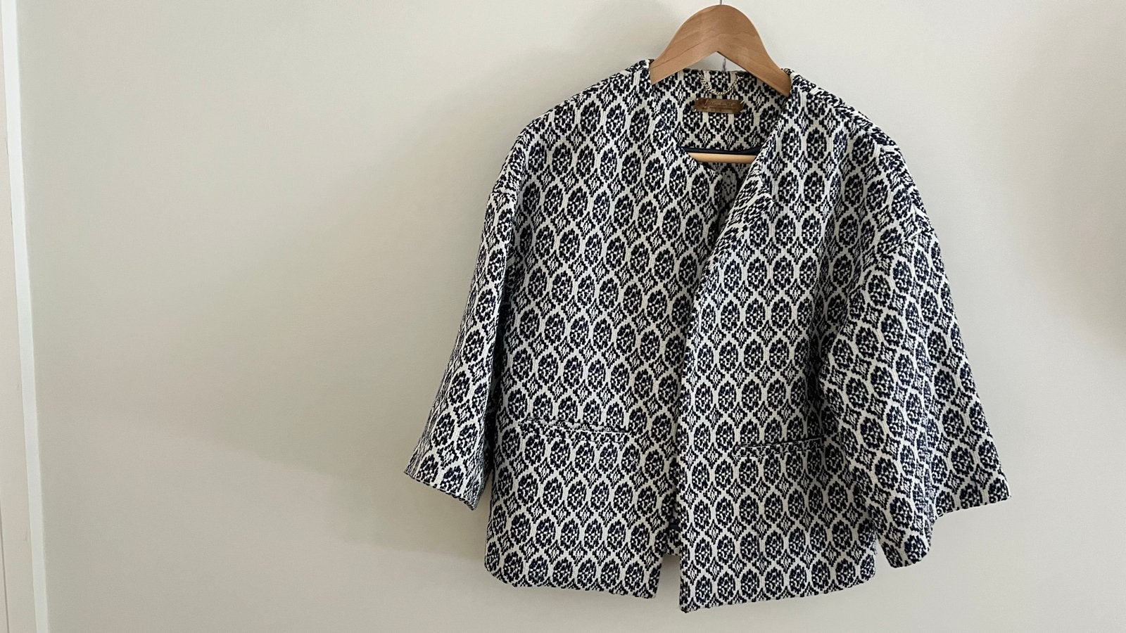 Massimo Dutti Jasje Maat M - Zwart/Wit Patroon, Ophalen, Zo goed als nieuw, Maat 38/40 (M), Zwart