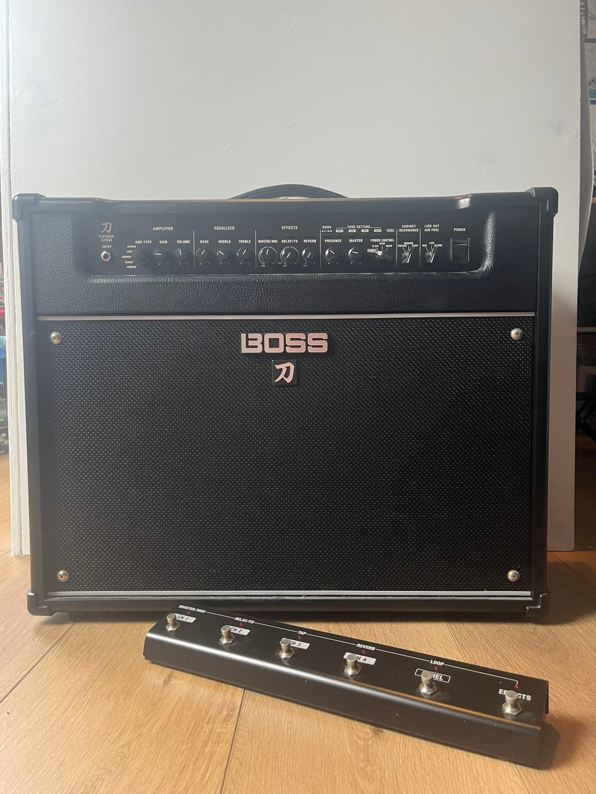 Boss Katana artist 100w combi amp, Muziek en Instrumenten, Ophalen, Zo goed als nieuw, 100 watt of meer