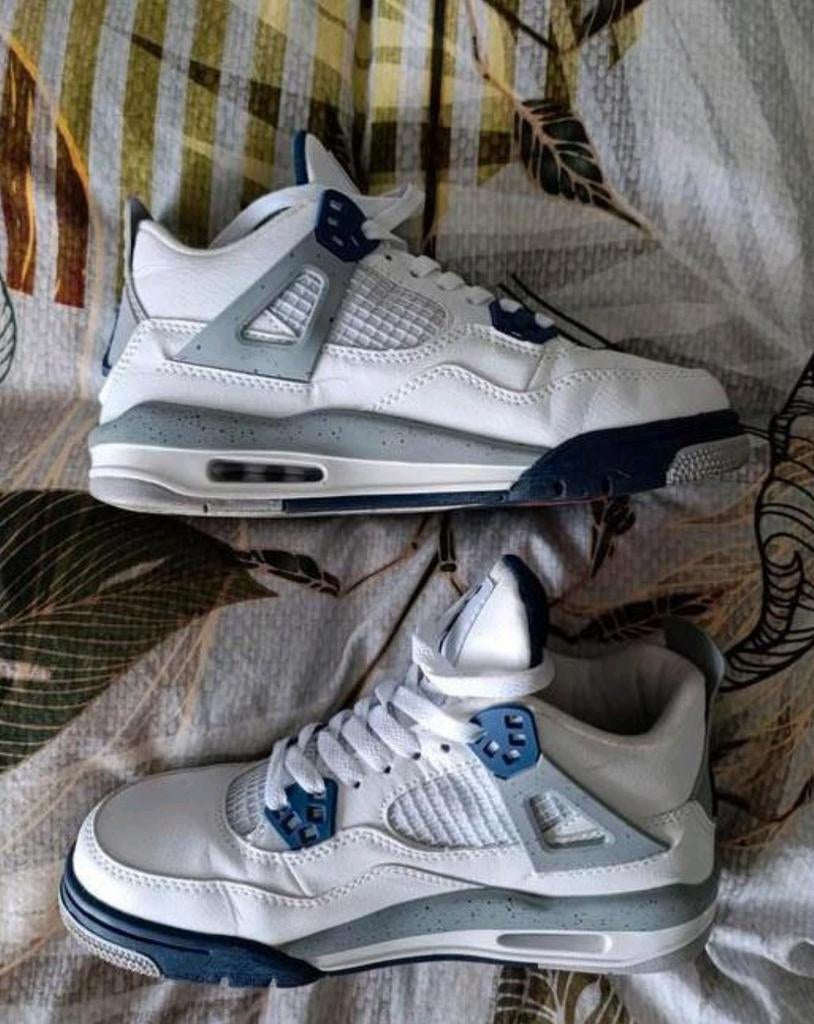Jordan Retro 4 midnight blue navy maat 38, Wit, Nieuw, Ophalen of Verzenden, Sneakers of Gympen