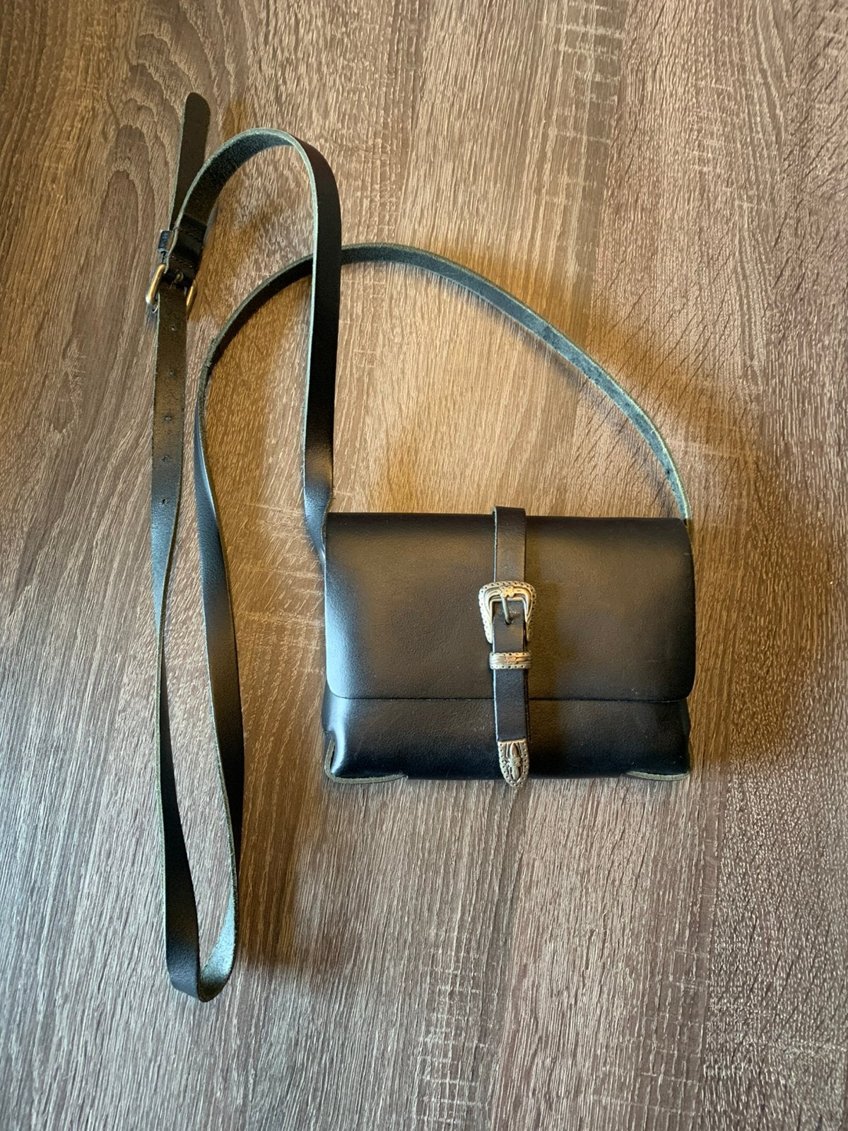 ELVY leren tasje zwart met zilverkleurige details, Ophalen of Verzenden, Zo goed als nieuw, Zwart, Schoudertasje