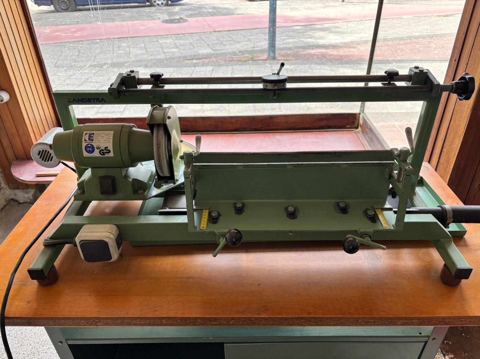 Zandstra Slijpmachine voor schaatsen (noren), Ophalen, Zo goed als nieuw, Noren, Zandstra