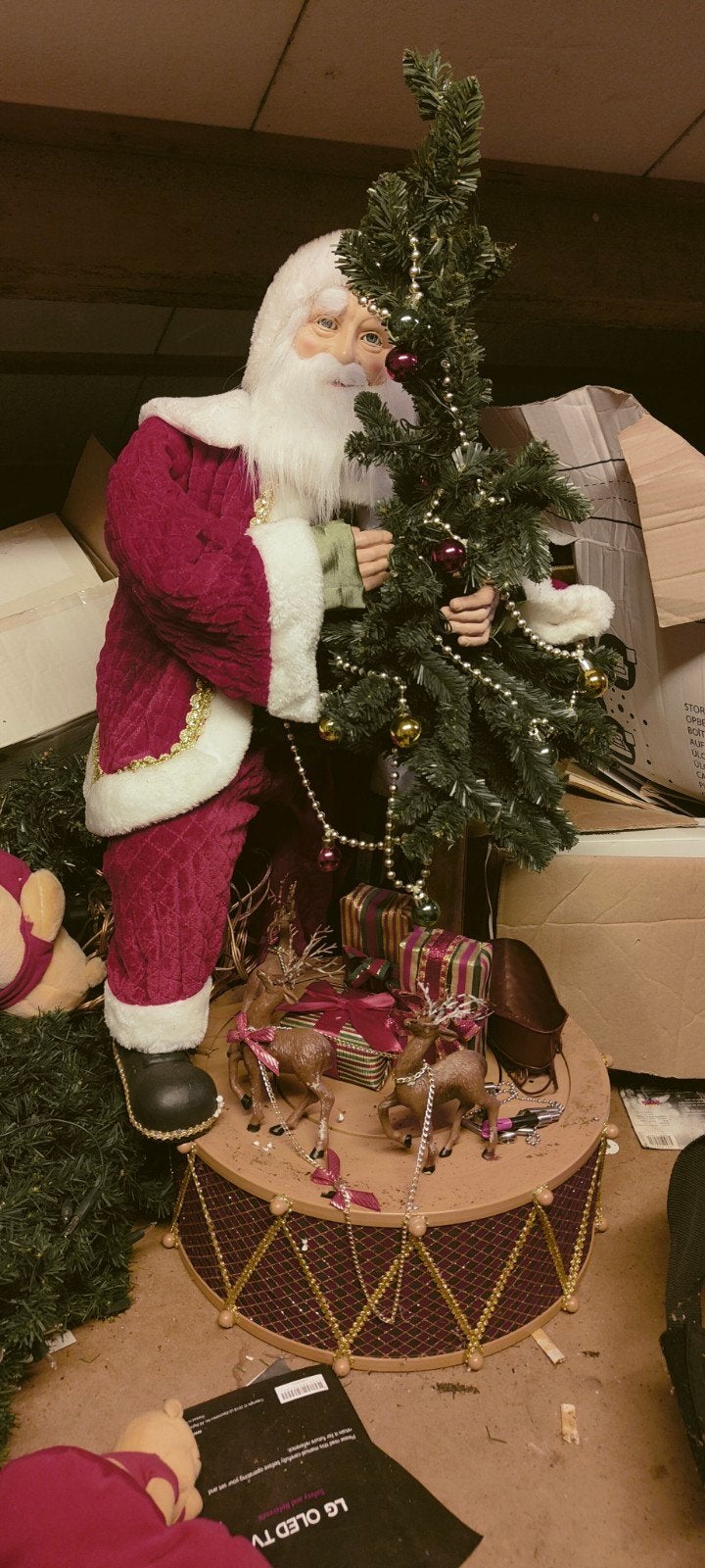 grote kerstman met muziek en draaiende elanden, Ophalen, Zo goed als nieuw