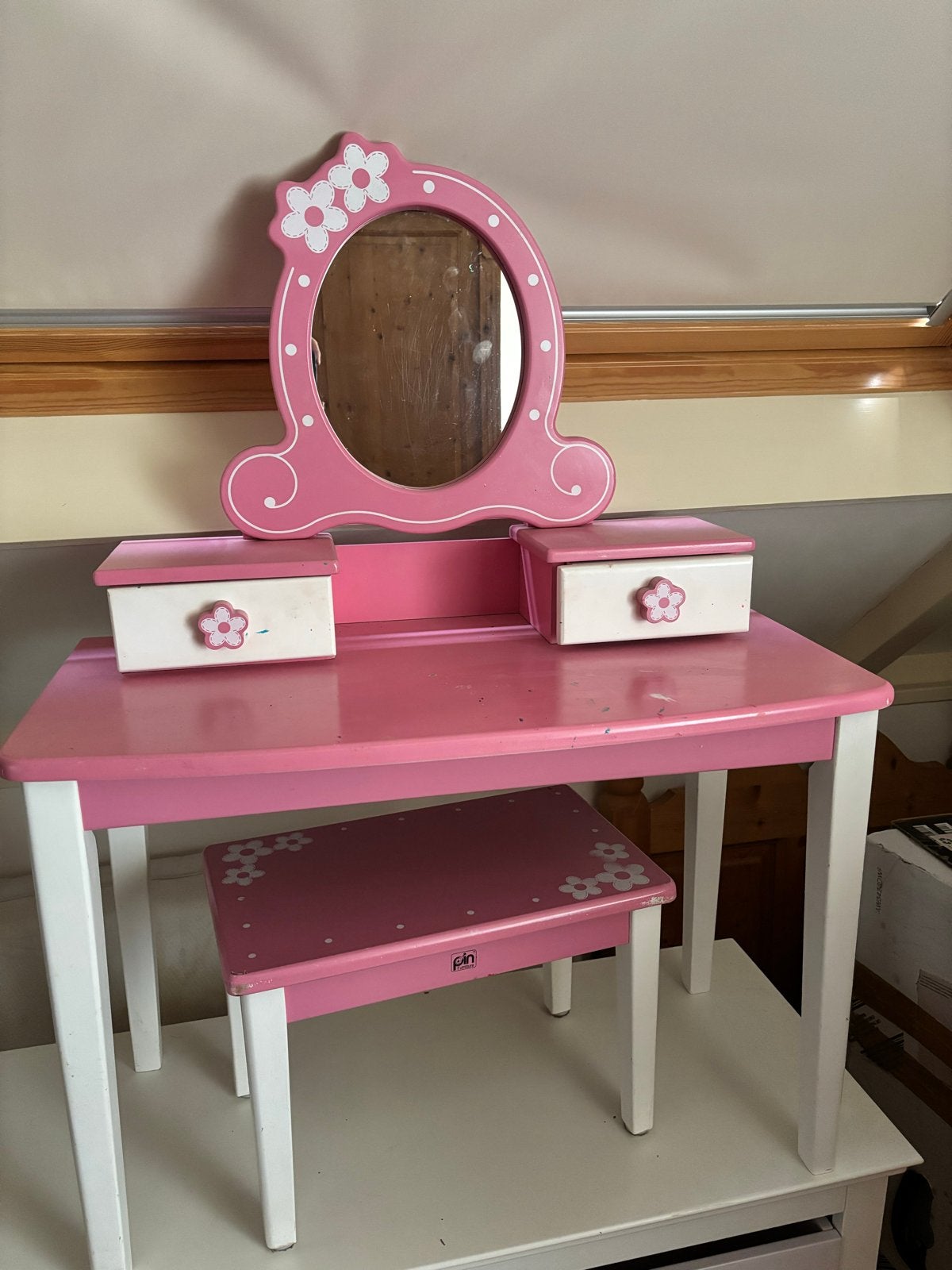 Roze kaptafel met krukje voor prinsesje, Huis en Inrichting, Ophalen, Minder dan 50 cm, Gebruikt, Minder dan 100 cm
