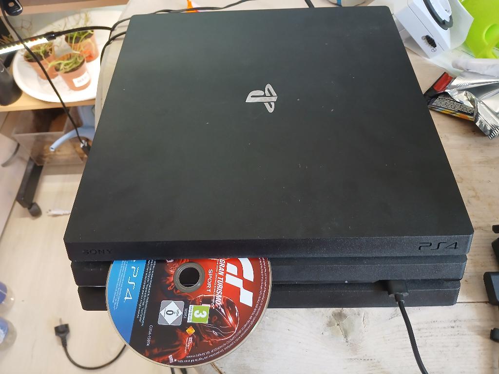 PS4 Pro 1TB opslag met kabel en controller, Ophalen, 1 TB, Met 1 controller, Pro