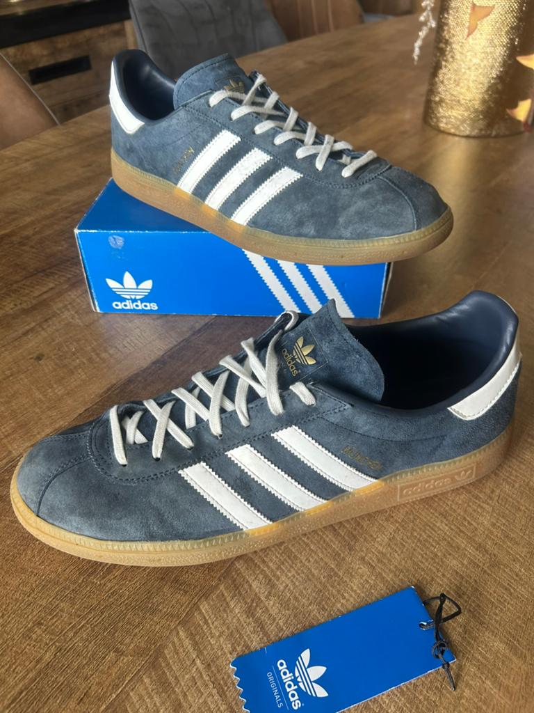 Adidas schoenen maat 48. Originele, Blauw, Ophalen of Verzenden, Sneakers of Gympen, Zo goed als nieuw