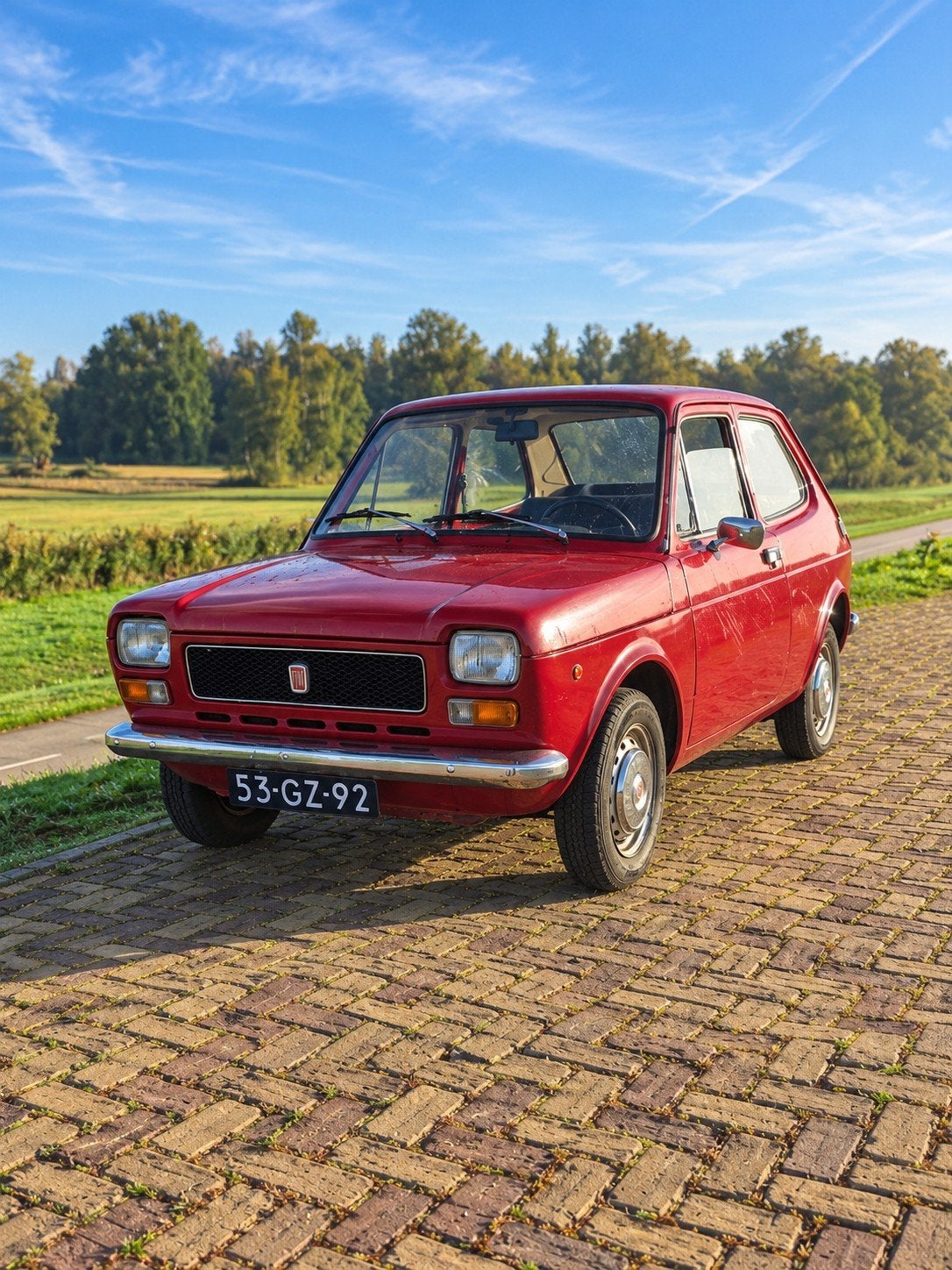 Fiat 127 uit 1975 – harde, eerlijke klassieker in mooi rood, foto 2