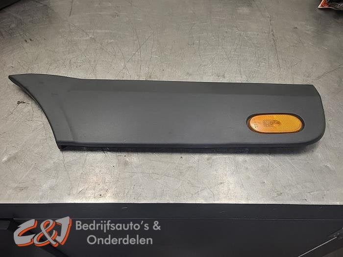 Sierstrip van een Mercedes Sprinter