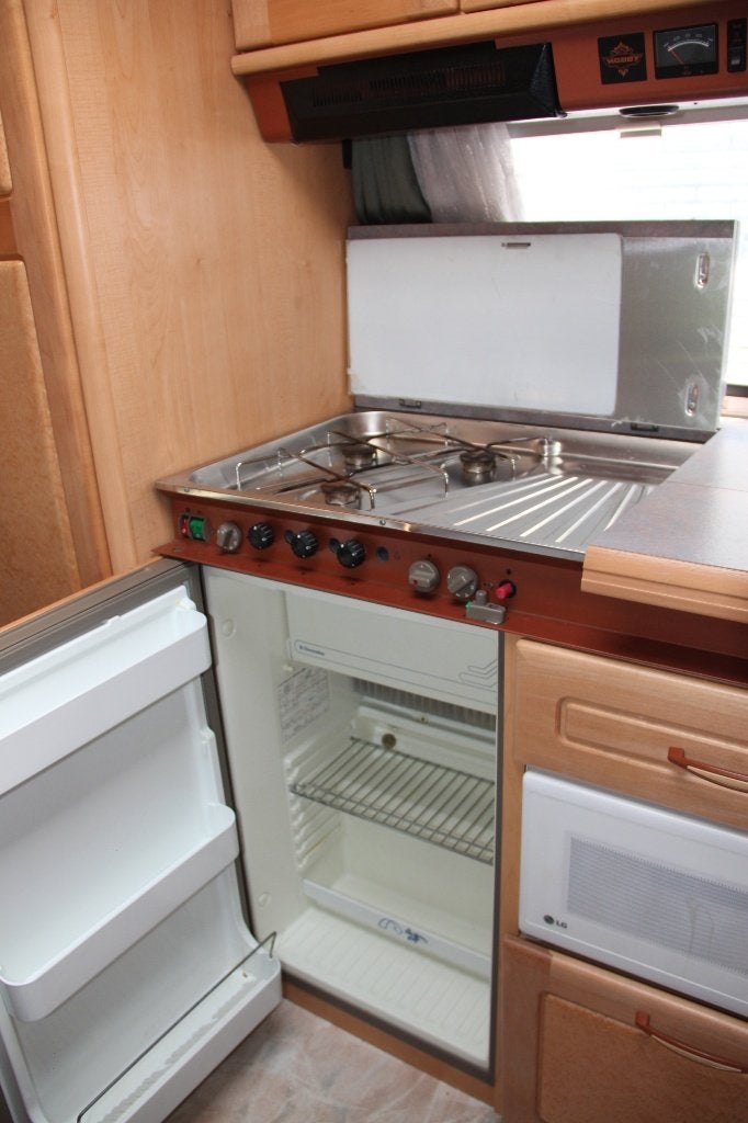 Foto 16 van caravan met stapelbed airco mover