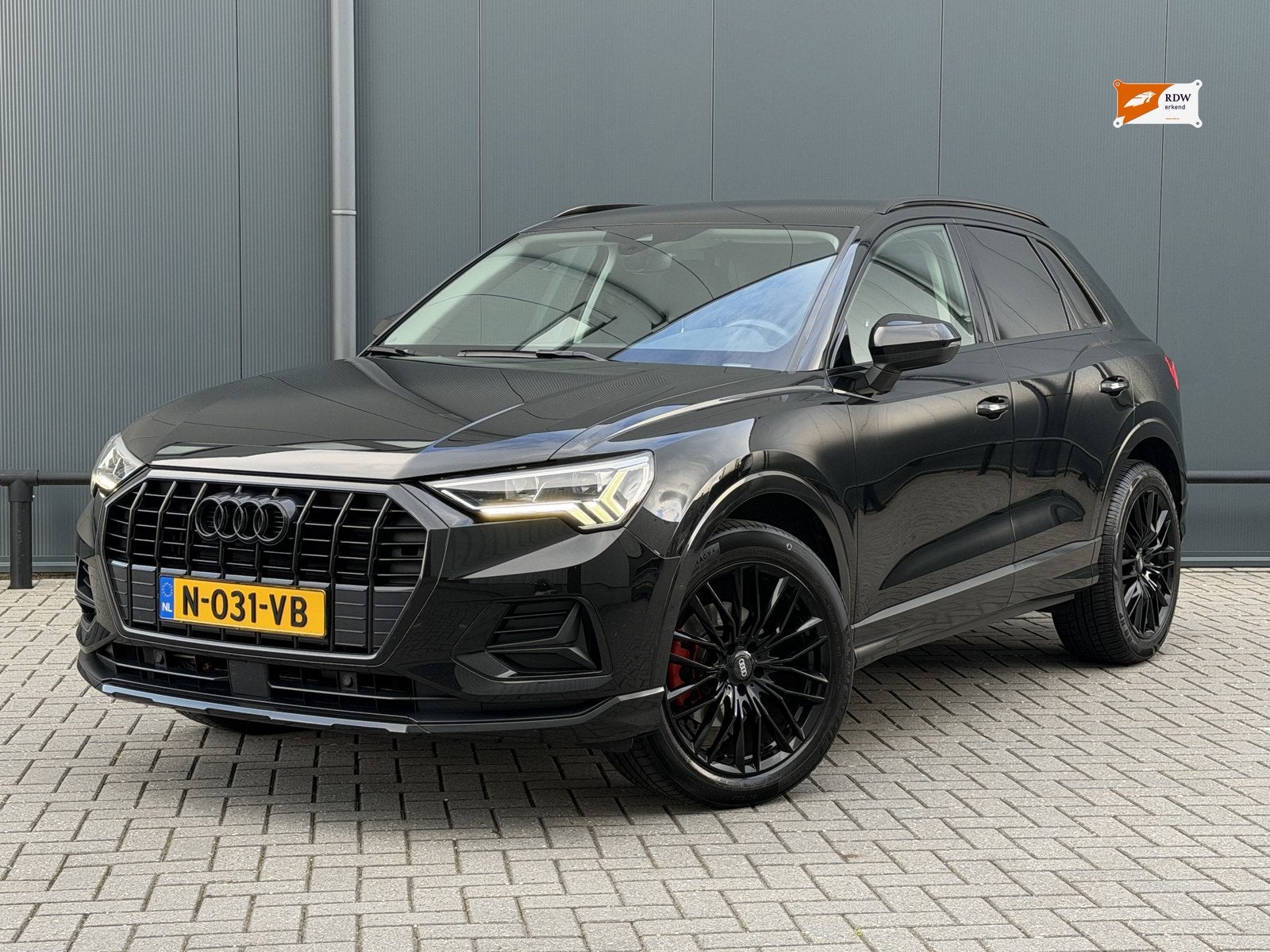 Audi Q3 35 TFSI 150pk S-Tronic 2021 | Carplay | Matrix | ACC, Auto's, Stof, Zwart, 4 cilinders, 1505 kg