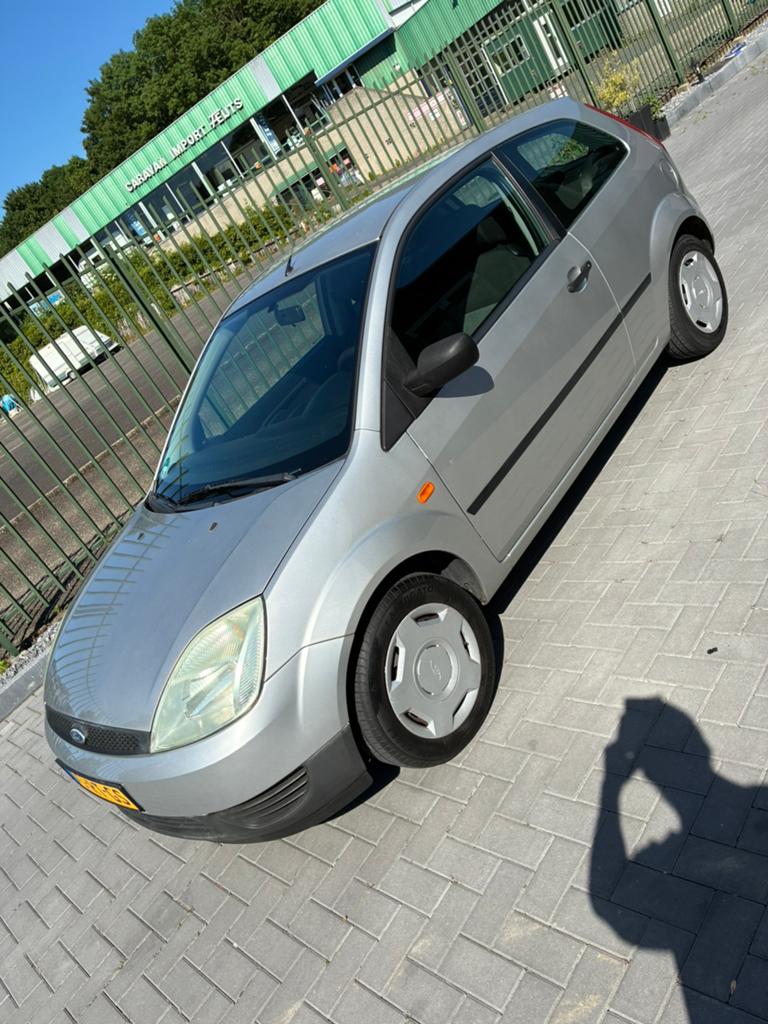 Ford Fiësta 1.3 8V 3DR 2005 Grijs, 1299 cc, 40 €/maand, 4 cilinders, Origineel Nederlands