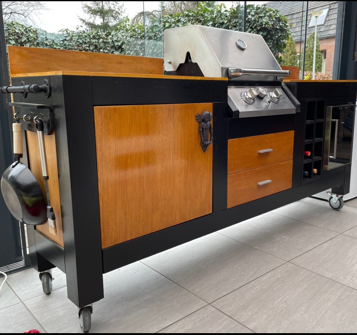 Luxe buitenkeuken met gasbarbecue en wijnkoeler, Ophalen, Zo goed als nieuw, Gas, Vrijstaand