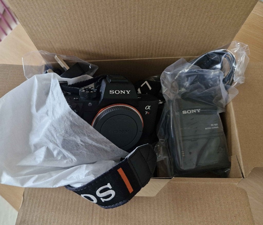 Sony A7RIII - A7r3 - @7RIII full frame, Ophalen, Lensdop, Zo goed als nieuw, Geen optische zoom
