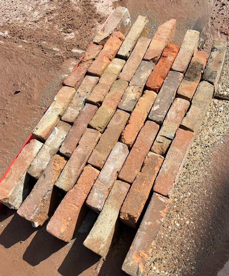 Oude gebikte vormbak metselstenen oranje geel 21x5 105M2, Ophalen of Verzenden, Zo goed als nieuw, Bakstenen