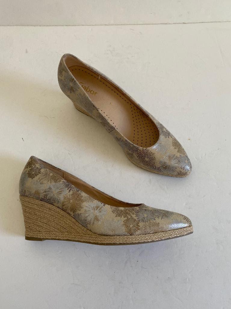K178 Gabor mt. 40 leren pumps schoenen sleehak beige/goud, Kleding | Dames, Schoenen, Beige, Gabor, Ophalen of Verzenden, Zo goed als nieuw