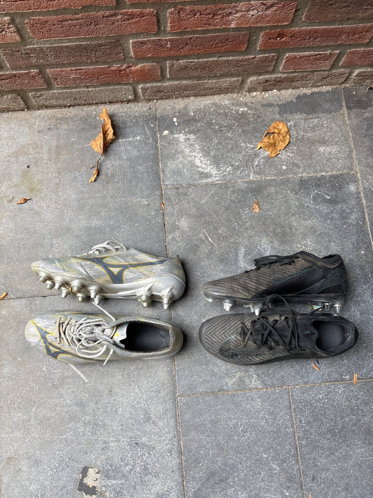 Voetbalschoenen: Mizuno Alpha II (41) & Nike Mercurial (41), Sport en Fitness, Voetbal, Maat XS of kleiner, Ophalen, Gebruikt