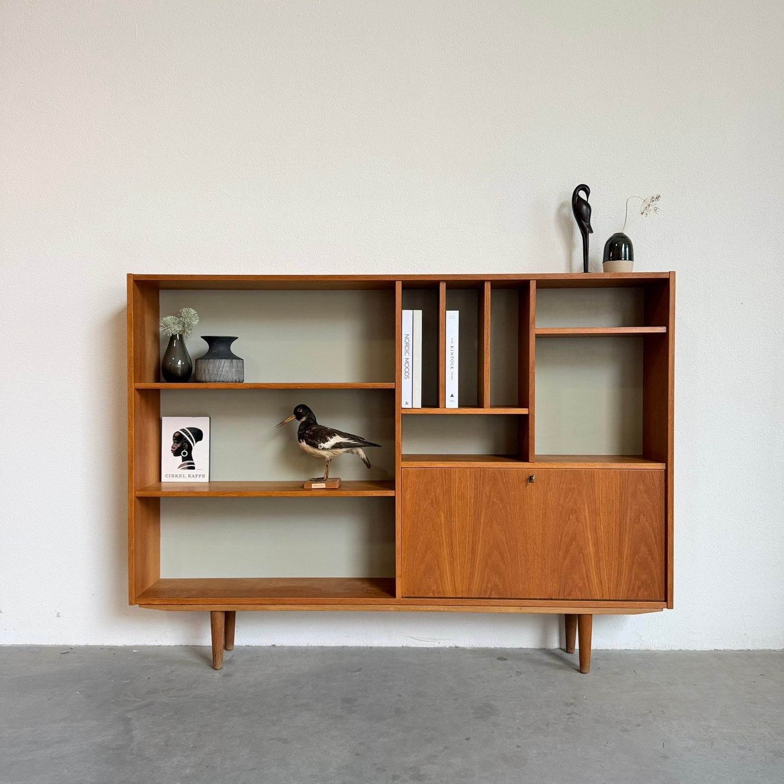 VINTAGE | DEENS | BOEKENKAST | EIKEN | KLEP, Huis en Inrichting, Ophalen, Gebruikt, 100 tot 150 cm, 150 tot 200 cm