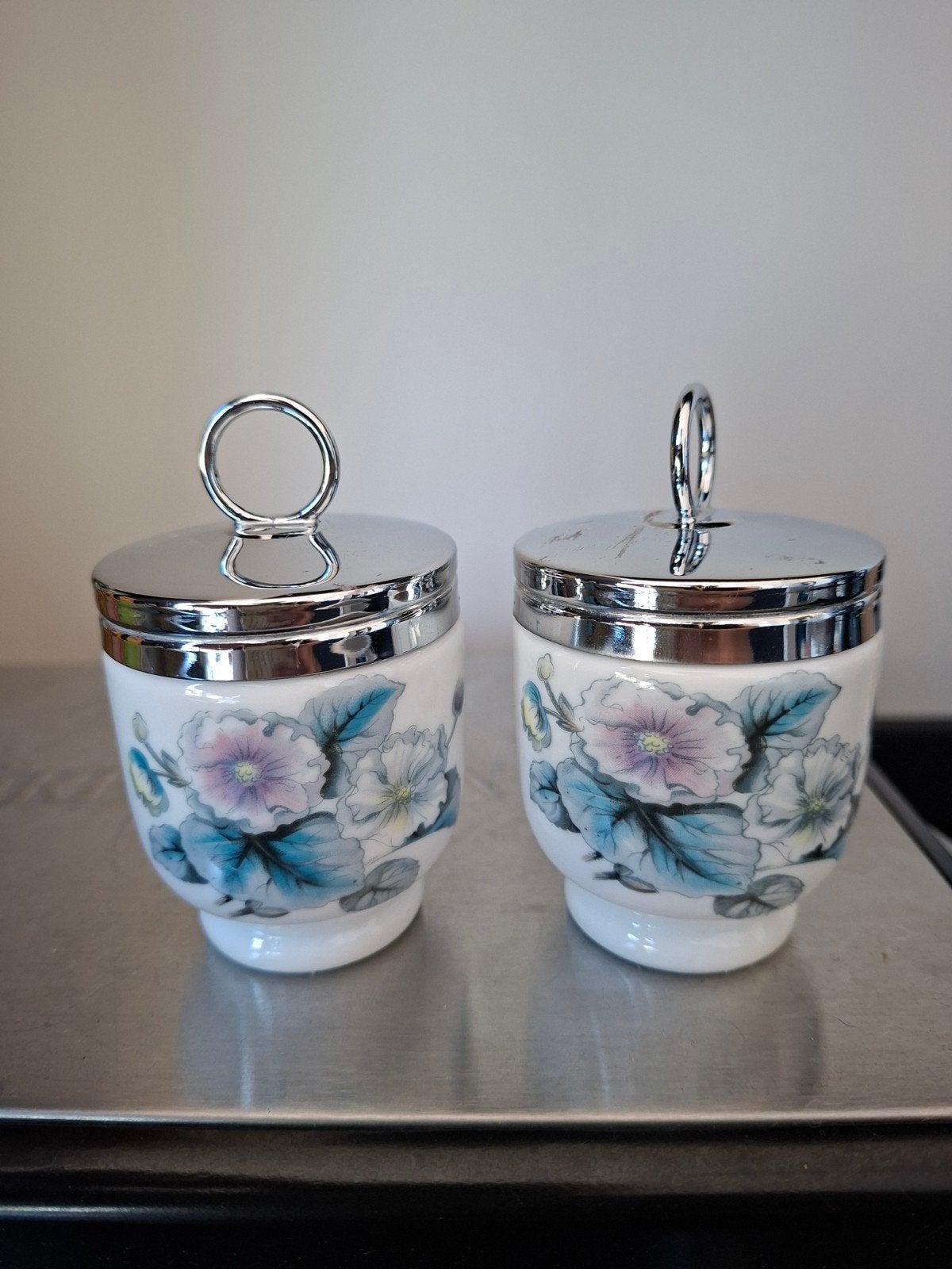 Twee porseleinen coddlers van Royal Worcester, Ophalen of Verzenden