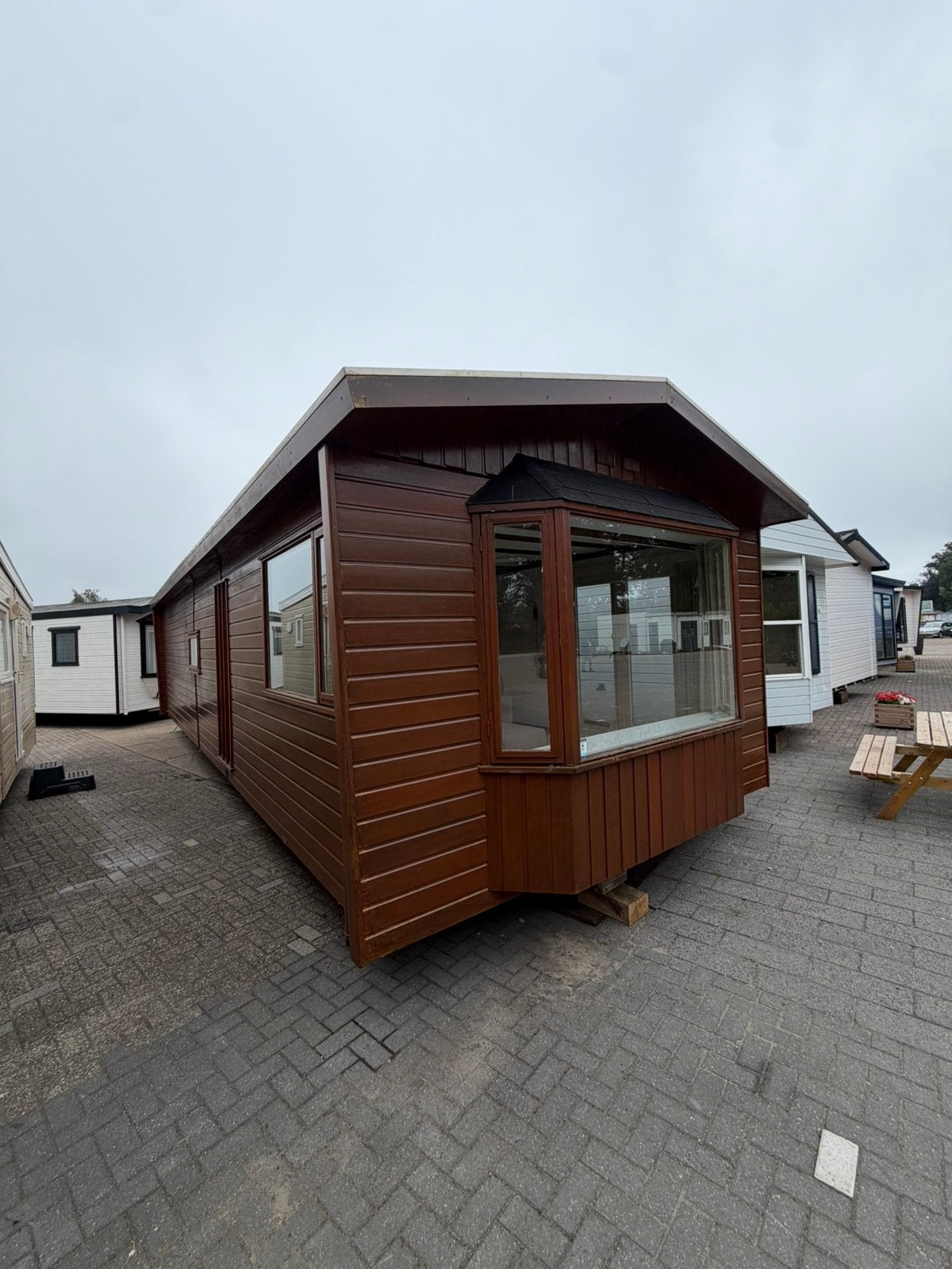 Red Cedar chalet 11.50m x 4.20m, Caravans en Kamperen