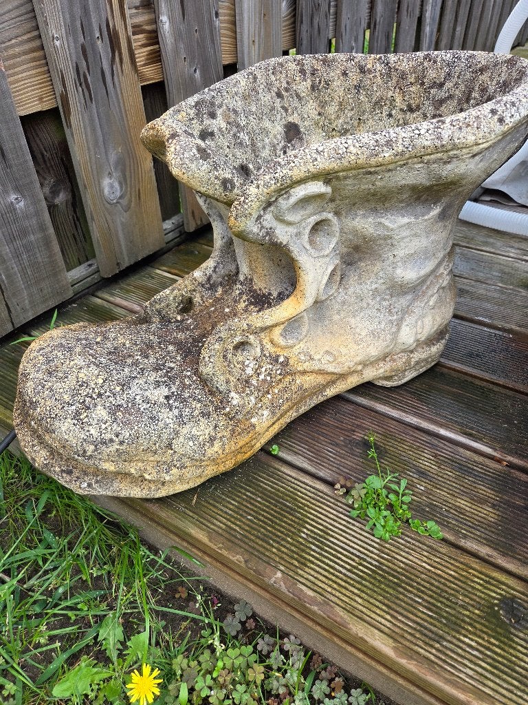 Grote betonnen laars plantenbak - unieke tuindecoratie, Antiek en Kunst, Curiosa en Brocante, Ophalen