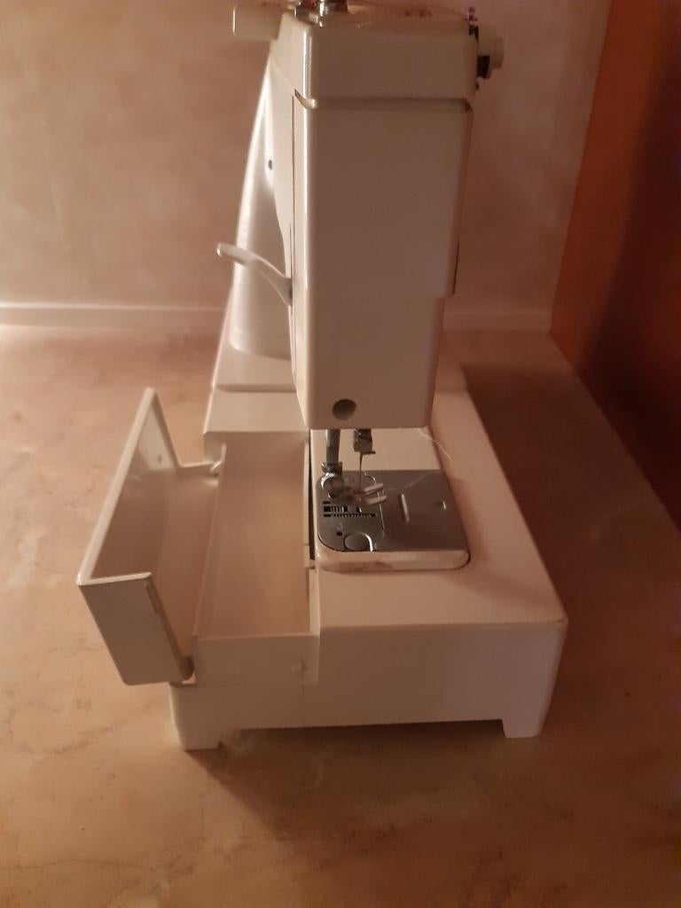 Te koop:Beckmann Naaimachine - voor onderdelen of knutselaar, Ophalen of Verzenden, Gebruikt, Naaimachine, Overige merken