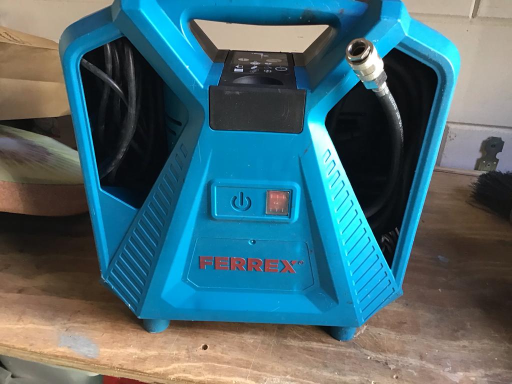 Ferrex Draagbare Compressor - Compact en Krachtig, Doe-het-zelf en Verbouw, Compressors, Gebruikt, 6 tot 10 bar, Ophalen of Verzenden