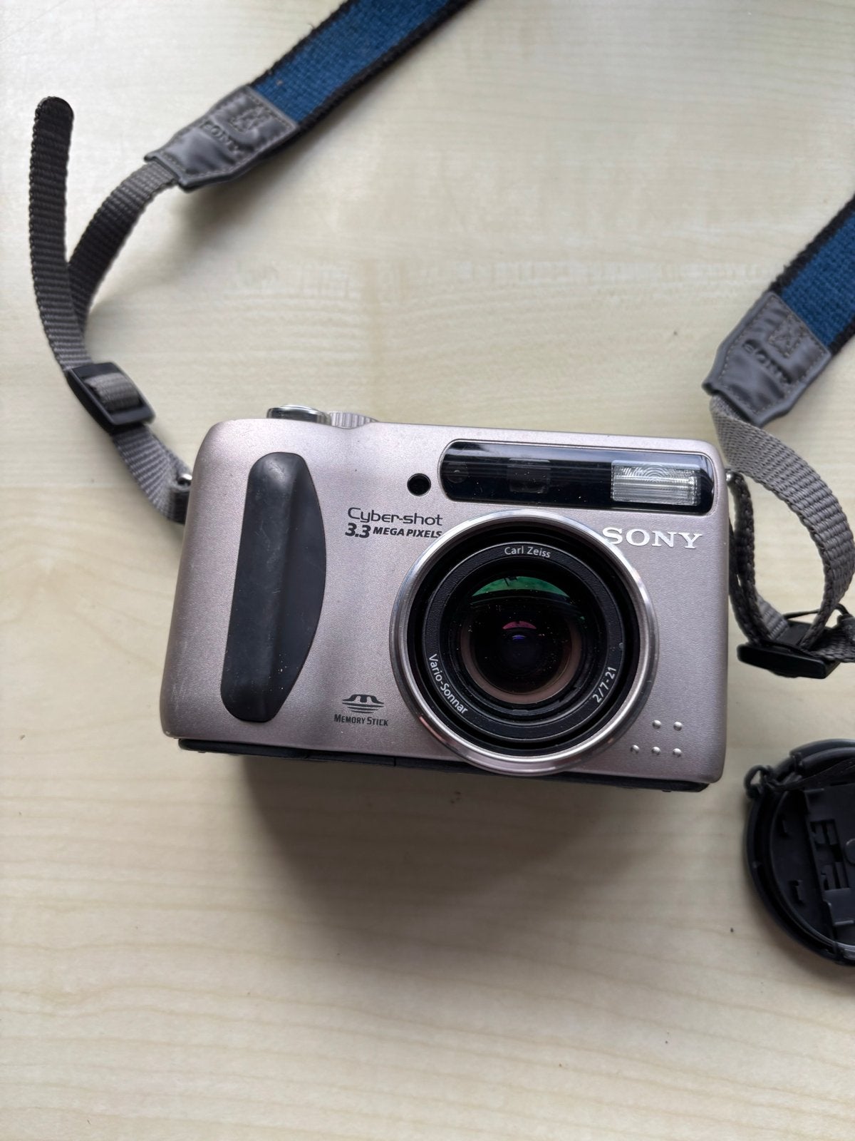 Sony Cybershot DSC-S75 Digitale Camera 3.3 Megapixels, Gebruikt, Oplader, Compactcamera, 4 t/m 7 keer