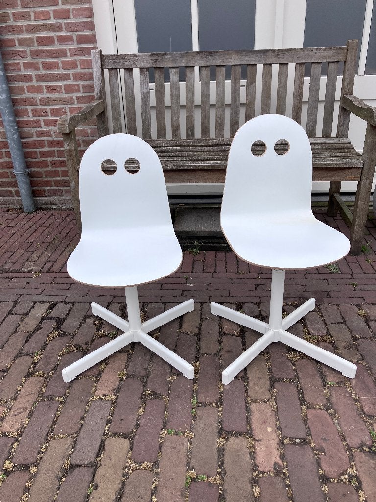 2x IKEA Kinderstoel SIBBEN / VALFRED – Draaibaar, Ophalen, Zo goed als nieuw, Wit, Bureaustoel